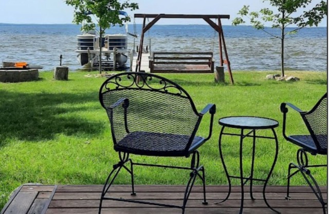 Waterfront Charmer!