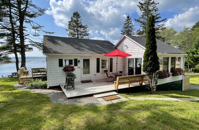 Waterfront Cottage ~ Acadia National Park - Gorgeous Sunsets!