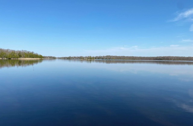 Waterfront Cottage Retreat on Trent River – Peaceful Getaway