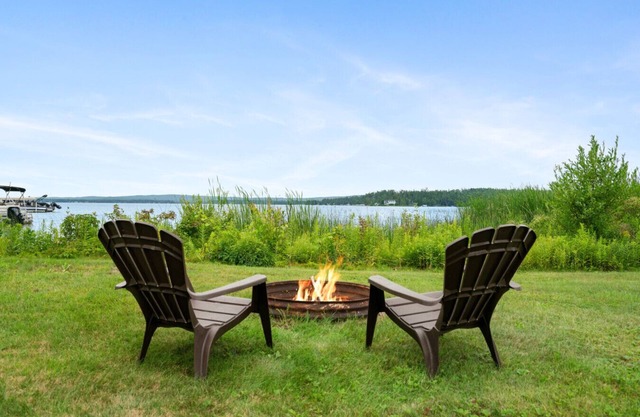Waterfront Crooked Lake Getaway