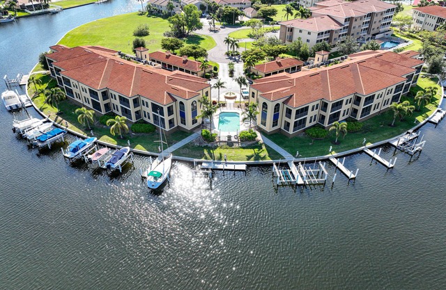 Waterfront First Floor End Unit Condo in Punta Gorda Isles.nWelcome to Paradise!