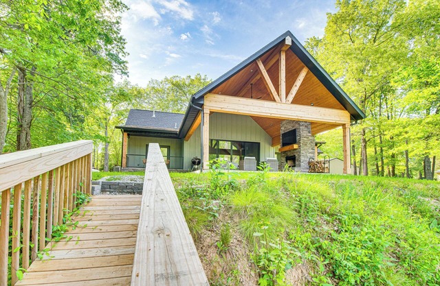 Waterfront Flippin Retreat w/White River Access!