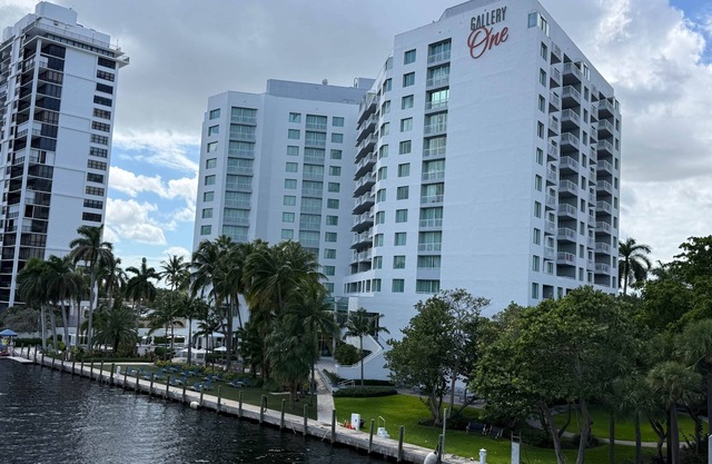 Waterfront Gem: 2BR Steps from Ft. Lauderdale Beach!