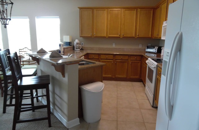 Waterfront - great fishing, peaceful & quiet, yet close to Tanger Outlets & OWA