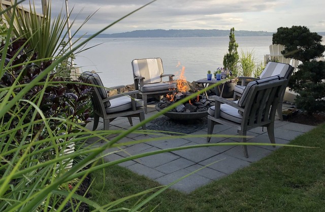 Waterfront Guesthouse - Stunning Water & Mountain Views plus Fire Pit