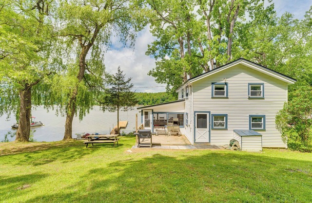 Waterfront Home on Lake Champlain w/Dock & Kayaks