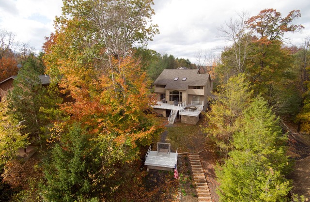 Waterfront Luxe: Chef’s Kitchen, Pong & Air Hockey, Near Hudson, Ski Hunter Mntn