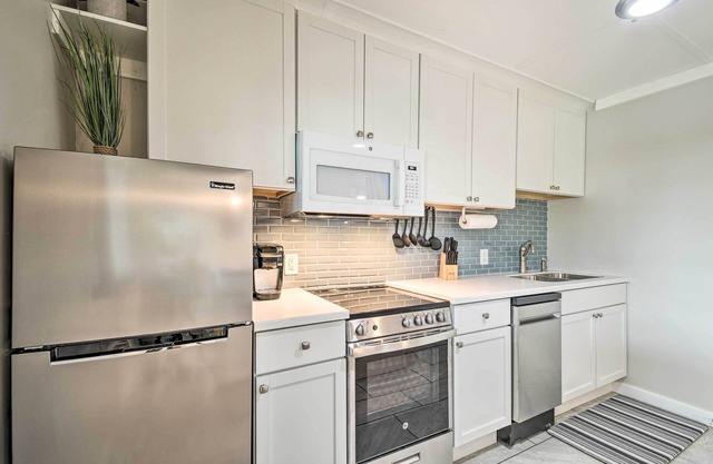 Waterfront Pensacola Retreat: Walk to Beach!