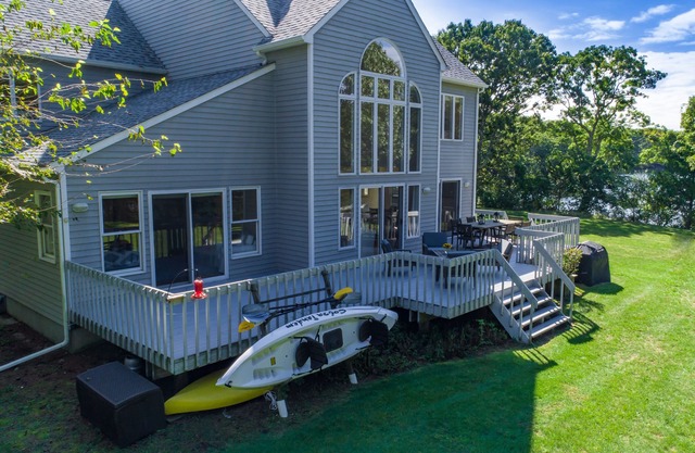 Waterfront, private beach, ready for adventure, light & bright!