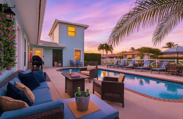 Waterfront Retreat, Heated Pool* 6 bedrooms, arcade