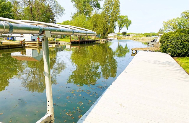 Waterfront Retreat on Lake Winnebago, Kayaks, Firepit, Dog Friendly