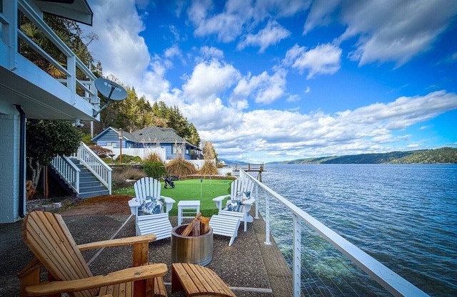 Waterfront Retreat with Hot Tub, Kayaks & Private Beach – w/Lower Fall Rates!