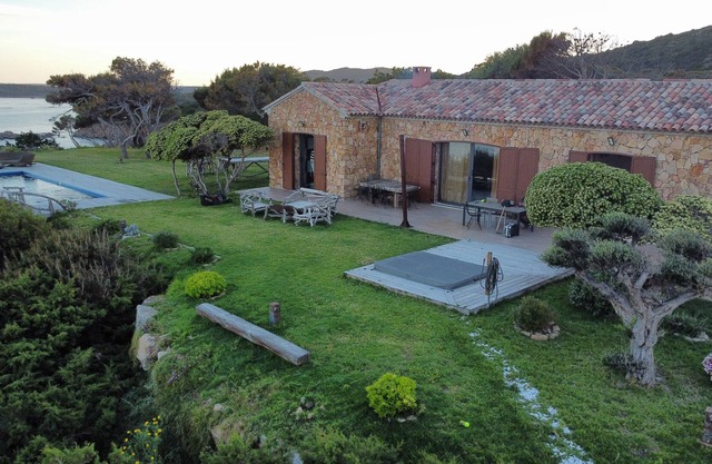 Waterfront villa in the heart of Rondinara Bay