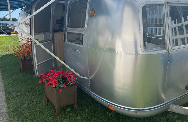 Waterfront Vintage Airstream on City Island in the Bronx - 25 mins to midtownNYC