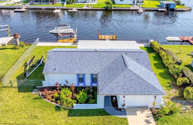 WATERFRONT WITH DIRECT GULF ACCESS – GOLF CART with stay, KAYAKS, BIKES & MORE!