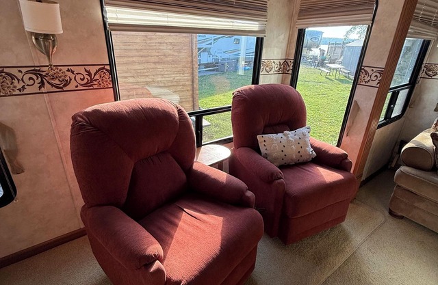 Waterview Trailer on Georgian Bay w/kayaks and paddleboard and sandy beach