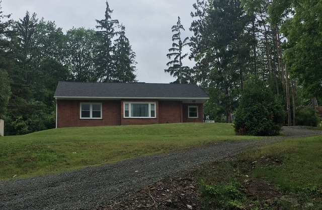 Watkins Glen lake view rental