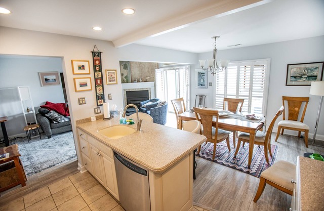 We've Gone Solar! Organic, Serene Beach Setting Townhome