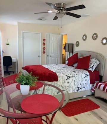 Weekend Cozy and Peaceful Stay Apt A