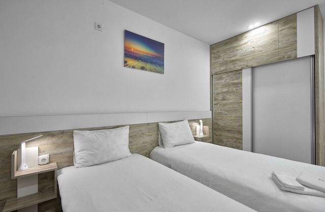 Weiss Estate by EstateAutomata