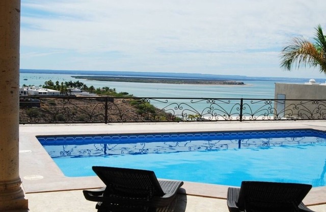 Welcome to Casa de Palmas- MOST AMAZING VIEW OF LA PAZ