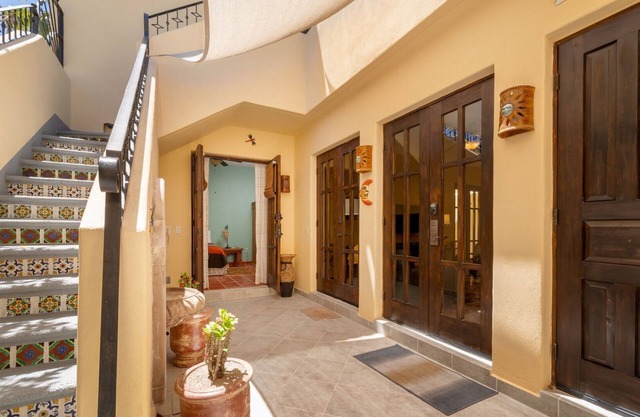 Welcome to Casa Libélula, a peaceful and charming 2-bedroom home located in the heart of the scenic