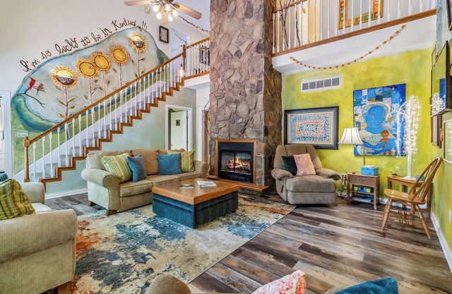Welcome to Gallery on the South Fork – A Lake Lover’s Dream
