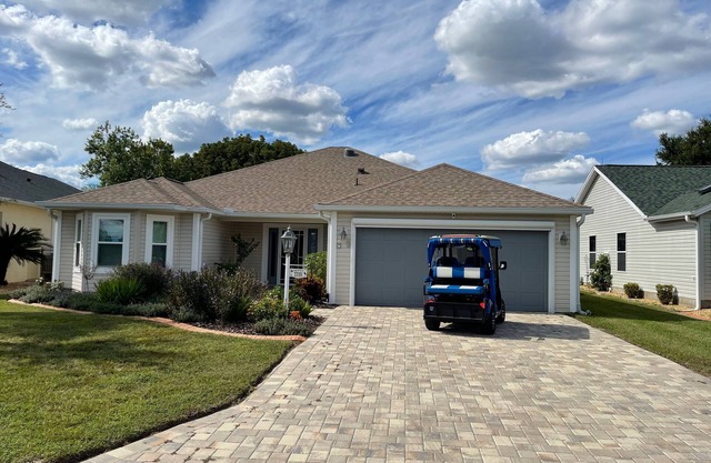 Welcome to Luxury Living in The Villages! Private Pool & Golf Course View