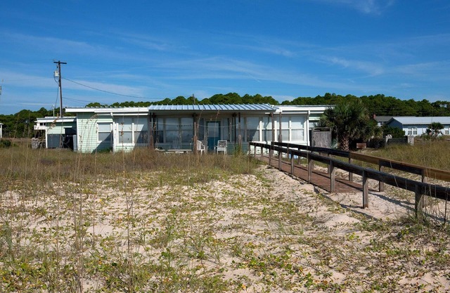 Welcome to Mimi's Beach Cottage