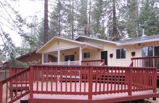 Welcome To Our Lovely Mountain Retreat In The Middle Of Our Favorite Playground.