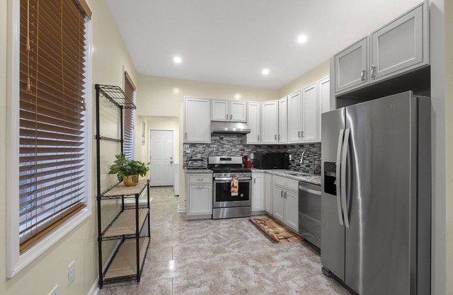 Welcome to our lovely vacation home rental in the Grays Ferry area of South Philadelphia