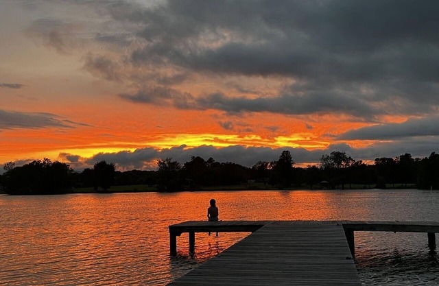 Welcome to Sunset Escape at the Lake! Private Dock, All Seasons Deck and More!