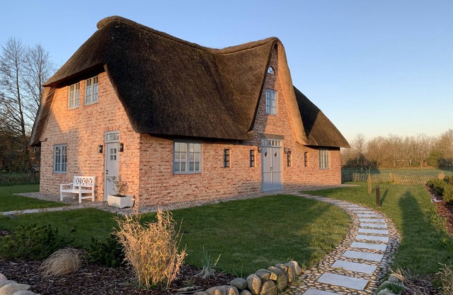 Welcome to the dream under thatch