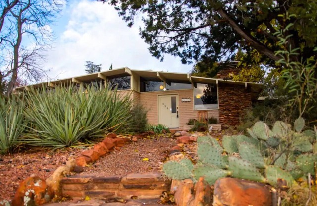 Welcome to The Gem-Best Location in Uptown Sedona