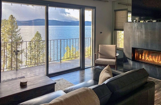 Welcome to the lake! Enjoy the dock and views.