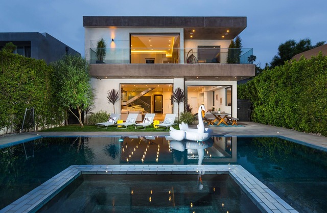 Welcome to this amazing Smart Modern resort feel home walking distance to Melros