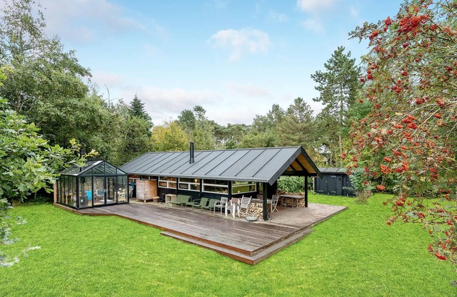 Welcome to this beautiful cottage ?by the sea for a relaxing vacation.? ?