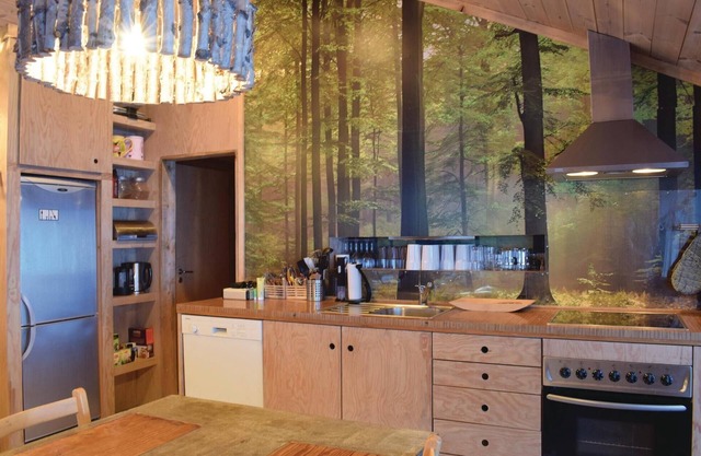 Welcome to this great vacation home in a beautiful setting just outside Hovden.