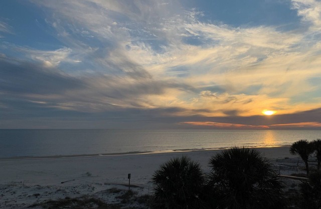 Welcome to Turtle Tower Down! Located on Indian Pass where natural beauty and southern hospitality meet at a serene private beach!