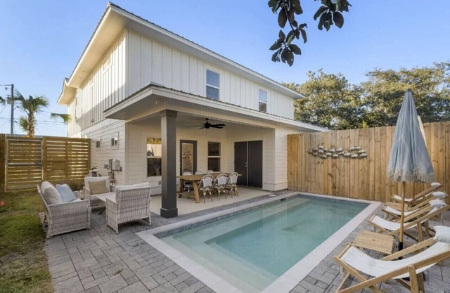 Welcome to Wastin' Away! Prvt Pool 2Min wlk to Bch