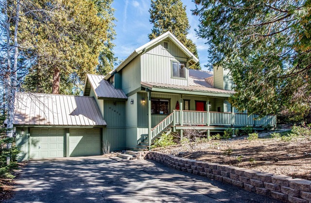 Welcoming Cabin with WiFi, Spacious Deck, & Outdoor Seating