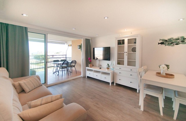 WELCS APARTAMENTO 230 PDA con terraza junto al mar