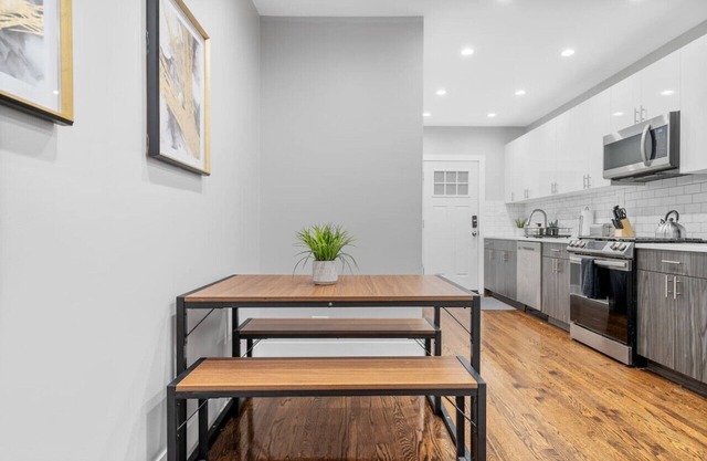 Well-Appointed 2BR Apt in a Vibrant Area