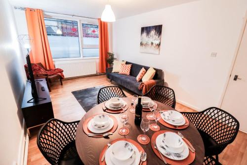 Well-Presented 3-Bedroom Flat! Great Location!