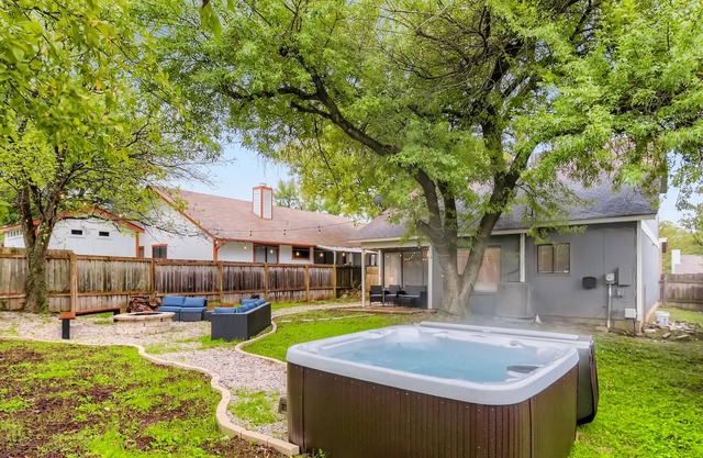 Wells Branch - Quiet, Private Backyard, Walk to Nearby Parks! - by PMI Austin Metro