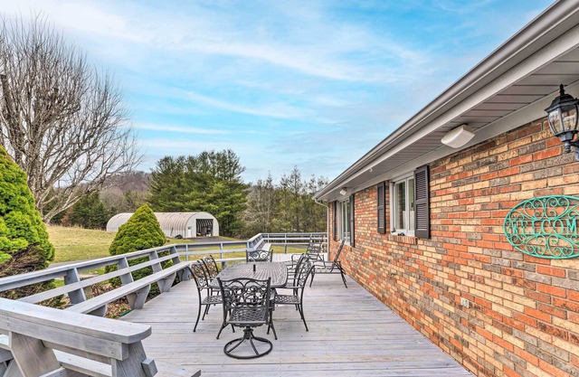 West Jefferson Rental: Deck w/ Mountain Views
