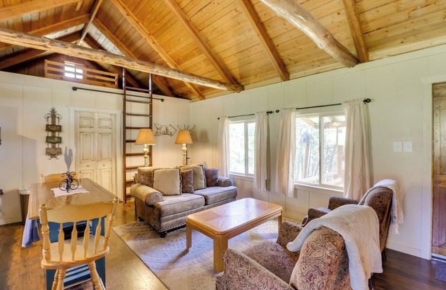 West Kootenai Cabin in Amish Country!