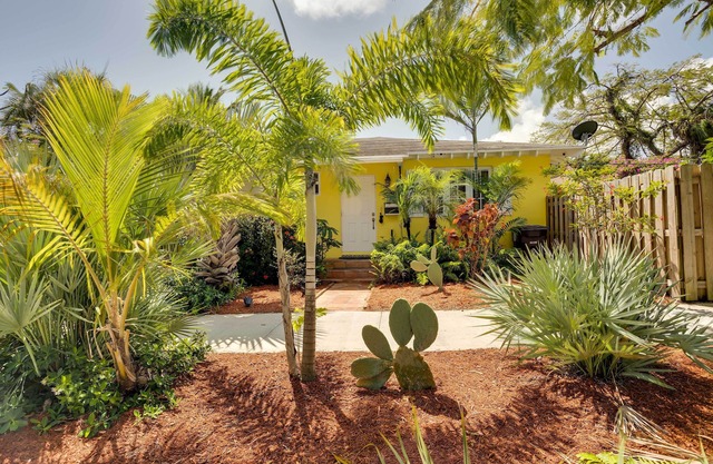West Palm Beach Home w/Fenced-In Yard & Deck!