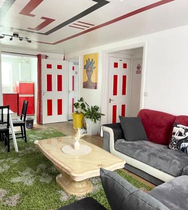 Westfield Gardens Apartment - 3 bedrooms