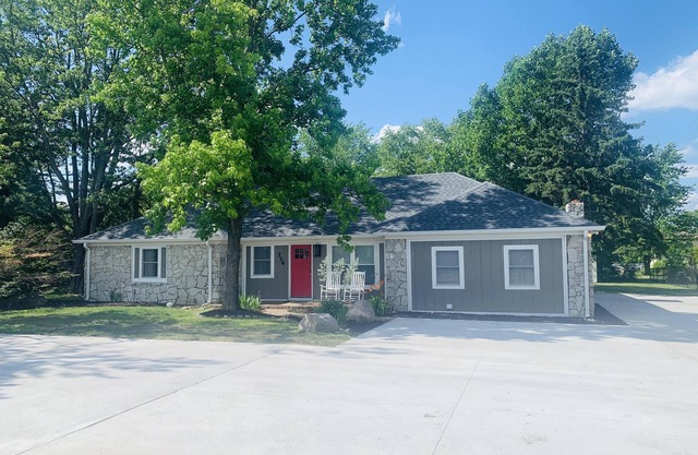 Westfield Lodge - Sleeps 28!